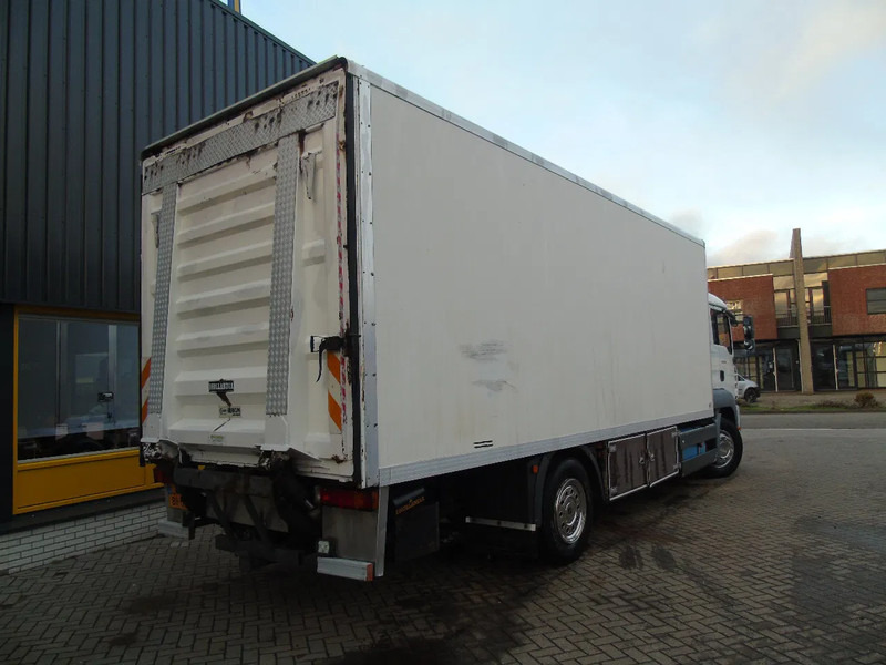 MAN TGA 18.310 + 3T LIFT + NICE TRUCK - Box truck: picture 4 MAN TGA 18.310 + 3T LIFT + NICE TRUCK - Box truck: picture 4