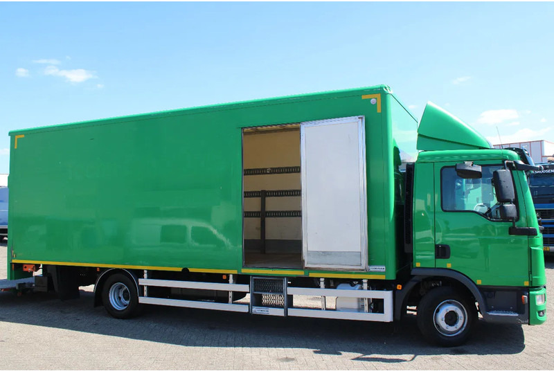 MAN TGL 12.180 + EURO 6 + LIFT + CAMERA - Box truck: picture 3 MAN TGL 12.180 + EURO 6 + LIFT + CAMERA - Box truck: picture 3
