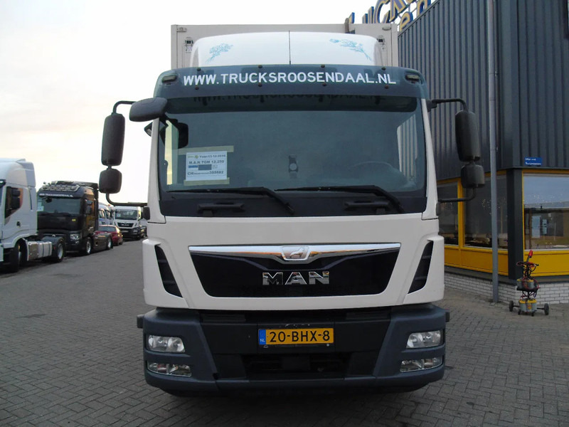 MAN TGM 12.250 + EURO 6 + LIFT + 12T - Box truck: picture 2 MAN TGM 12.250 + EURO 6 + LIFT + 12T - Box truck: picture 2