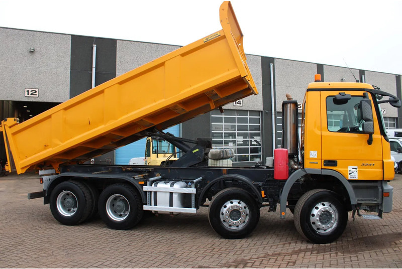 Mercedes-Benz Actros 3241 reserved 8x4 + SPRING SPRING BLATT + EURO 5 - Tipper: picture 4 Mercedes-Benz Actros 3241 reserved 8x4 + SPRING SPRING BLATT + EURO 5 - Tipper: picture 4