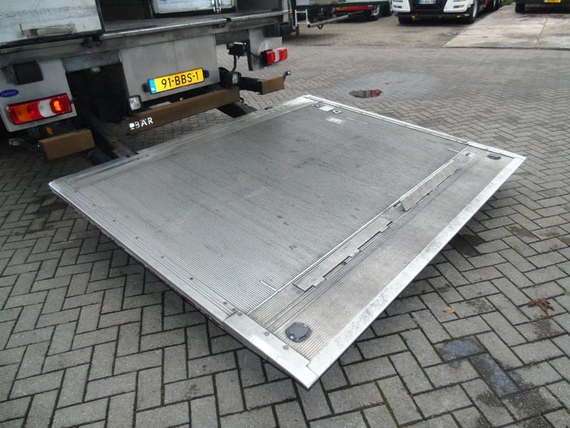 Mercedes-Benz Antos 1924 + EURO 6 + CARRIER 950 MT - Refrigerator truck: picture 5 Mercedes-Benz Antos 1924 + EURO 6 + CARRIER 950 MT - Refrigerator truck: picture 5