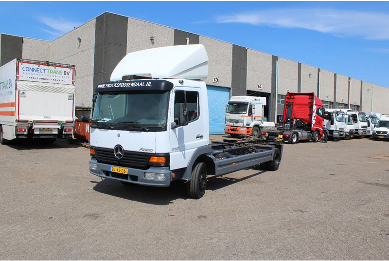 Mercedes-Benz Atego 918 + MANUAL + EURO 2 - Cab chassis truck: picture 2 Mercedes-Benz Atego 918 + MANUAL + EURO 2 - Cab chassis truck: picture 2