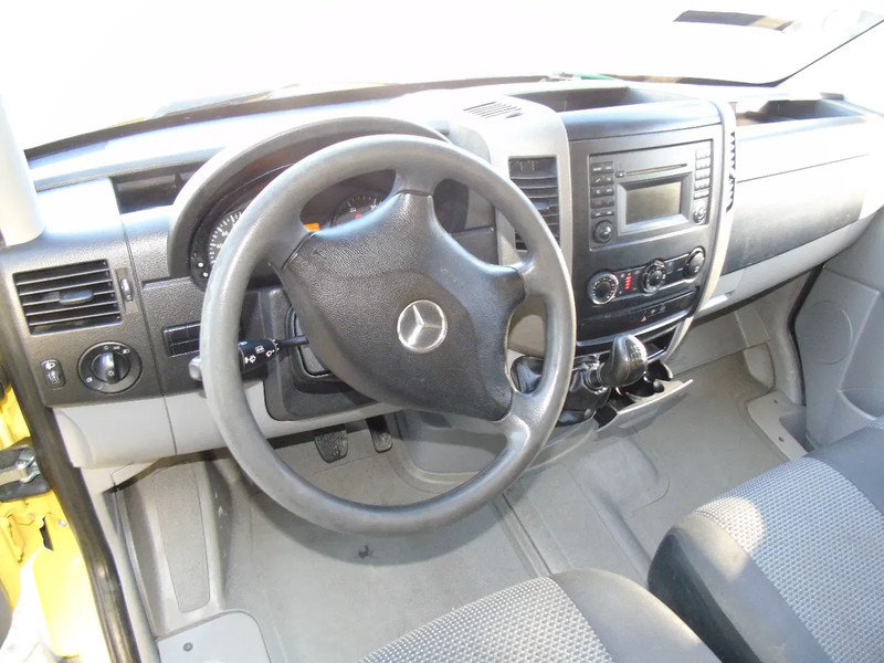 Mercedes-Benz Sprinter 516 + lift + EURO 5 + 3P - Box van: picture 4 Mercedes-Benz Sprinter 516 + lift + EURO 5 + 3P - Box van: picture 4