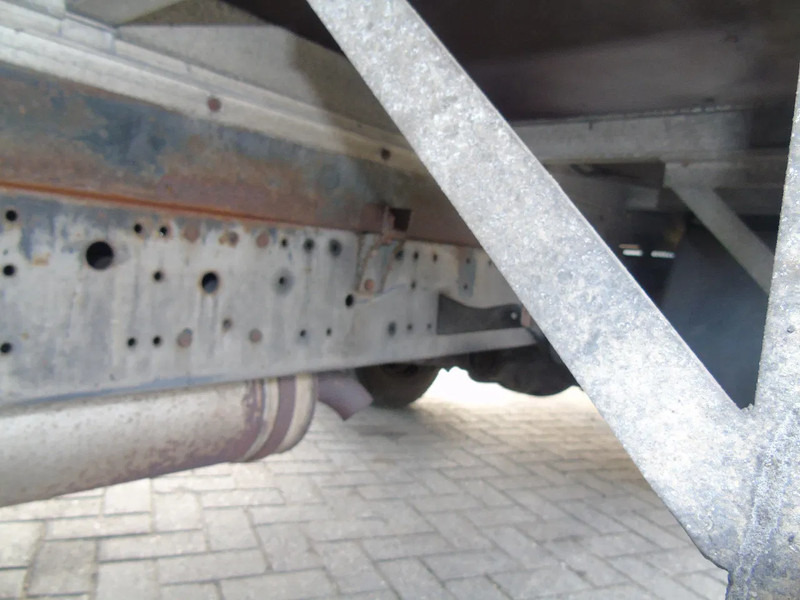 Box truck Mercedes-Benz Vario 813 811 + MANUAL + EURO 1: picture 15 Box truck Mercedes-Benz Vario 813 811 + MANUAL + EURO 1: picture 15