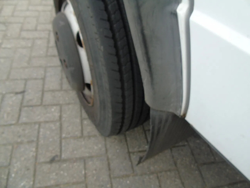 Box truck Mercedes-Benz Vario 813 811 + MANUAL + EURO 1: picture 17 Box truck Mercedes-Benz Vario 813 811 + MANUAL + EURO 1: picture 17