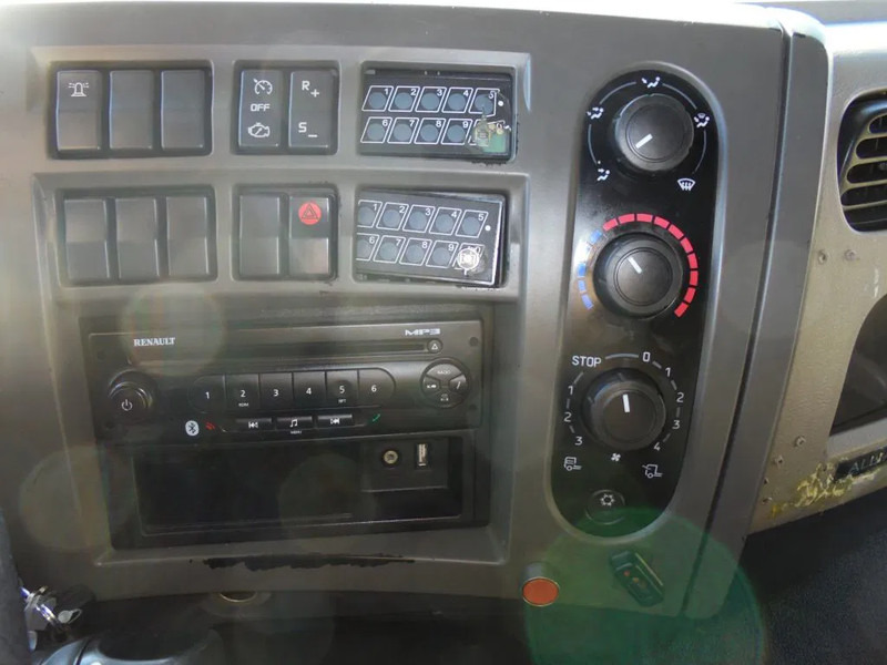 Box truck Renault Premium 270DXI + EURO 5 + ENGINE BRAKE: picture 19 Box truck Renault Premium 270DXI + EURO 5 + ENGINE BRAKE: picture 19
