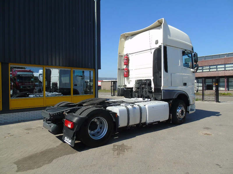 DAF XF 106.460 + EURO 6 SUPER SPACE CAB + INTARDER - Tractor unit: picture 4 DAF XF 106.460 + EURO 6 SUPER SPACE CAB + INTARDER - Tractor unit: picture 4