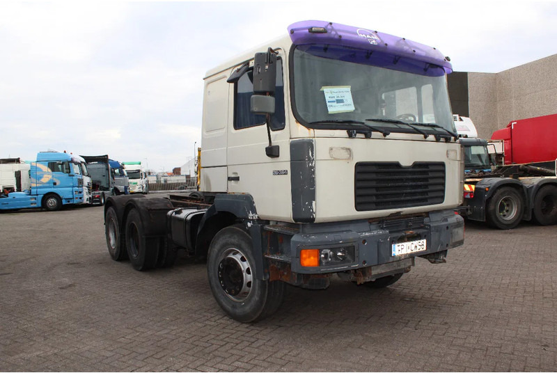 MAN F 26.364 + 6X4 + BIG AXLE + EURO 2 + MANUAL - Tractor unit: picture 4 MAN F 26.364 + 6X4 + BIG AXLE + EURO 2 + MANUAL - Tractor unit: picture 4