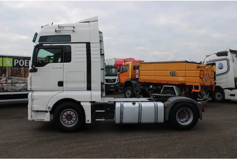 Tractor unit MAN TGX 18.440 + euro 6 + double tank + spoiler: picture 8 Tractor unit MAN TGX 18.440 + euro 6 + double tank + spoiler: picture 8
