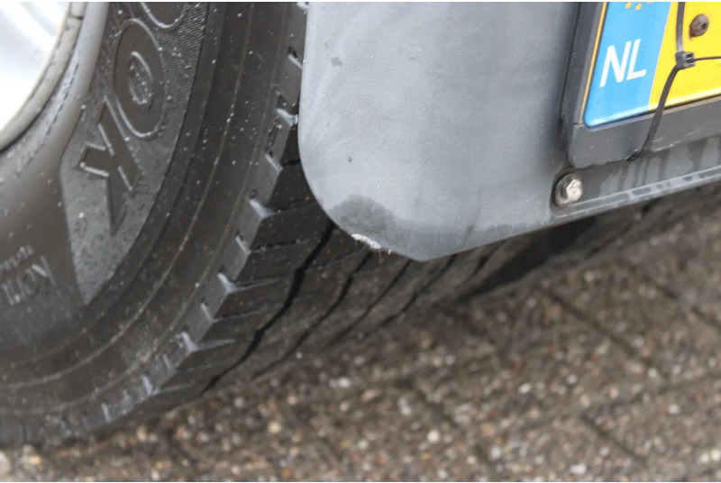 Tractor unit MAN TGX 18.440 + euro 6 + double tank + spoiler: picture 12 Tractor unit MAN TGX 18.440 + euro 6 + double tank + spoiler: picture 12