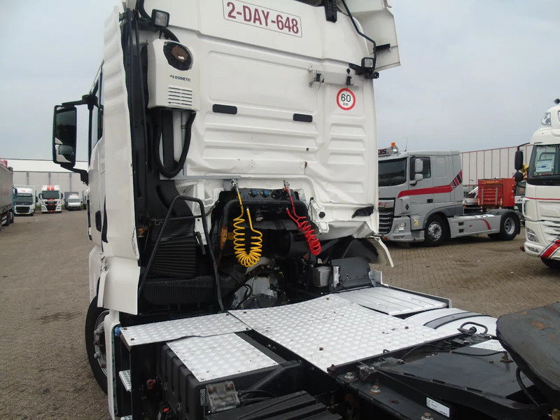MAN TGX 18.460 + EURO 6 - Tractor unit: picture 3 MAN TGX 18.460 + EURO 6 - Tractor unit: picture 3