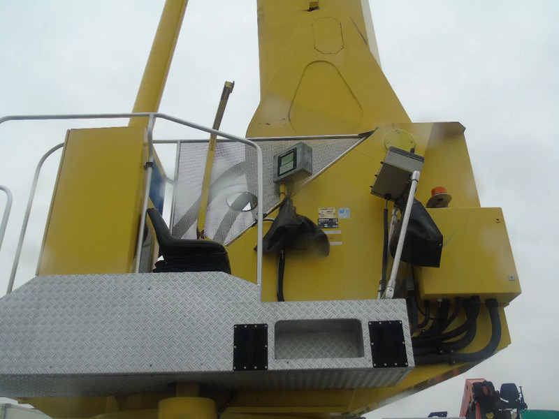 Truck Mercedes-Benz Actros 4148 + 84 meters + 10x4: picture 8