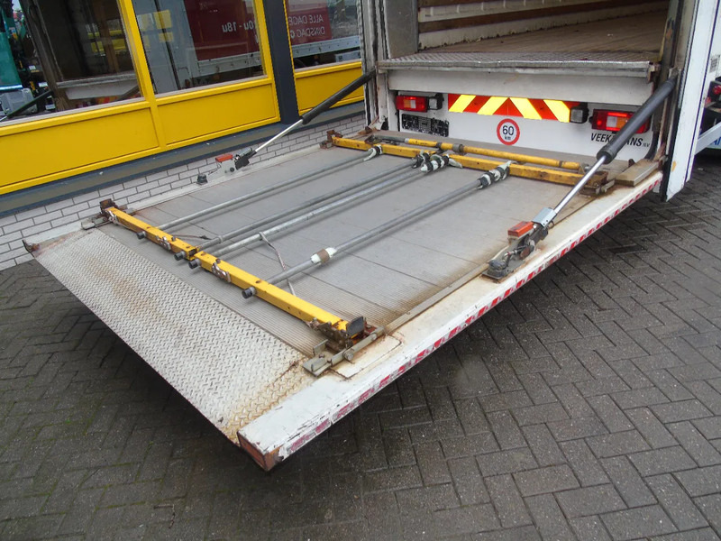 Volvo FM 9.340 + SPECIAL LIFT 2 ETAGE + EURO 5 - Box truck: picture 5 Volvo FM 9.340 + SPECIAL LIFT 2 ETAGE + EURO 5 - Box truck: picture 5