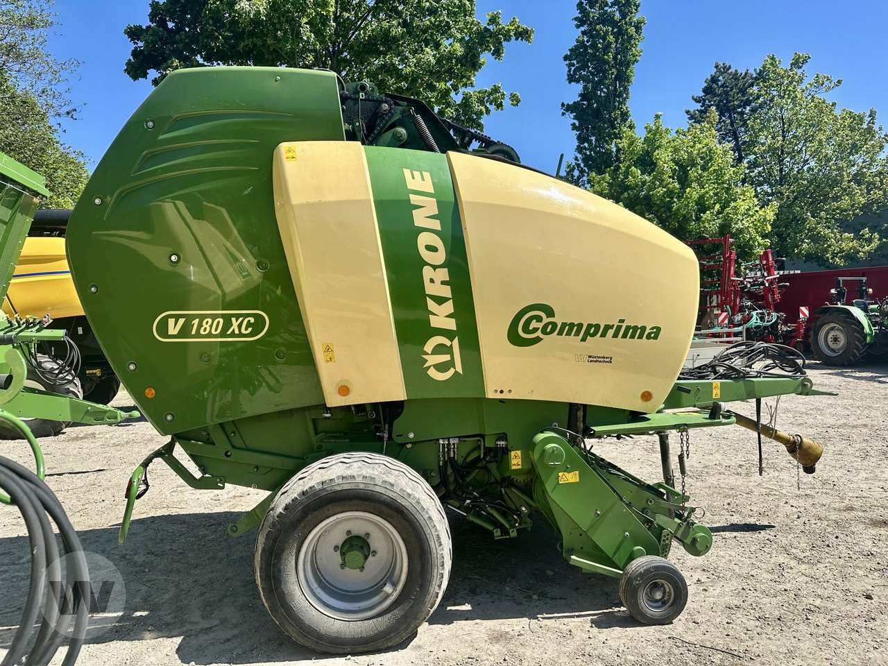 Krone Comprima V 180 XC - Round baler: picture 1 Krone Comprima V 180 XC - Round baler: picture 1
