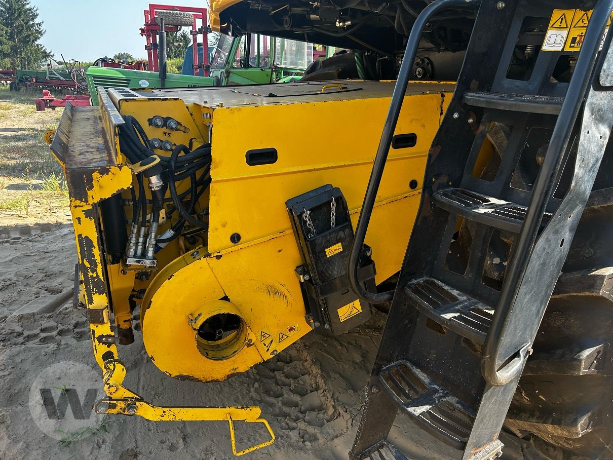 New Holland CR 9070 ELEV - Farm tractor: picture 4 New Holland CR 9070 ELEV - Farm tractor: picture 4