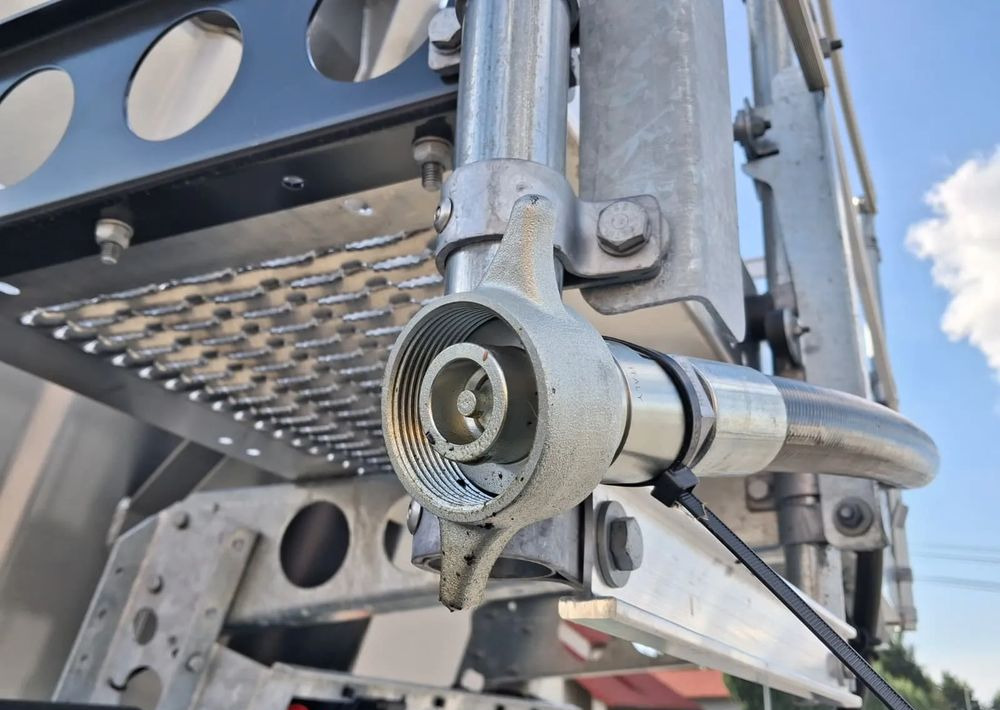 Schmitz Cargobull Wywrotka stalowa 25m3, Klapa zewnętrzna - Tipper semi-trailer: picture 4 Schmitz Cargobull Wywrotka stalowa 25m3, Klapa zewnętrzna - Tipper semi-trailer: picture 4