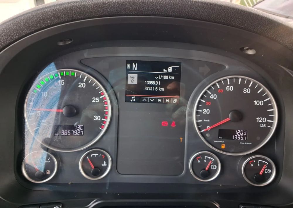 MAN TGX 18.470 Hydraulika dwuobwodowa + wywrot - Tractor unit: picture 3 MAN TGX 18.470 Hydraulika dwuobwodowa + wywrot - Tractor unit: picture 3