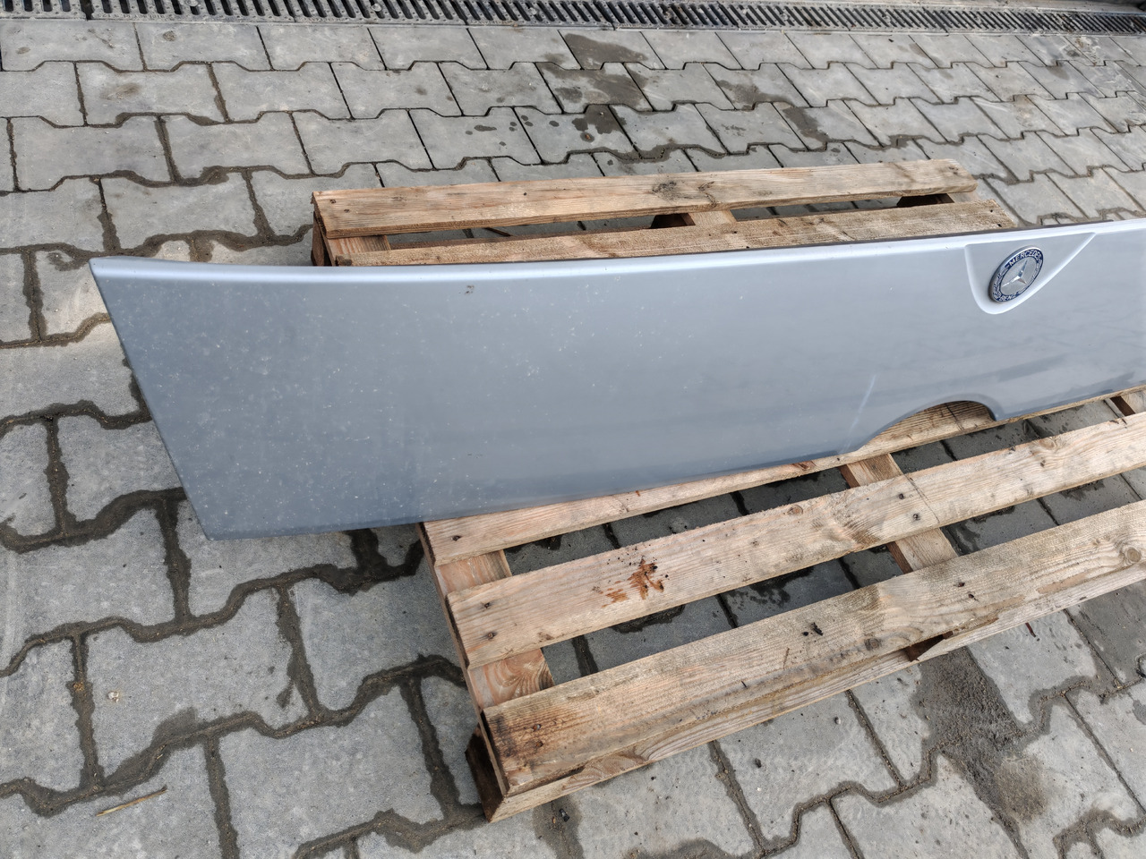 MERCEDES-BENZ ATEGO MP4 EURO 6 / FRONT BONNET - Hood: picture 5 MERCEDES-BENZ ATEGO MP4 EURO 6 / FRONT BONNET - Hood: picture 5