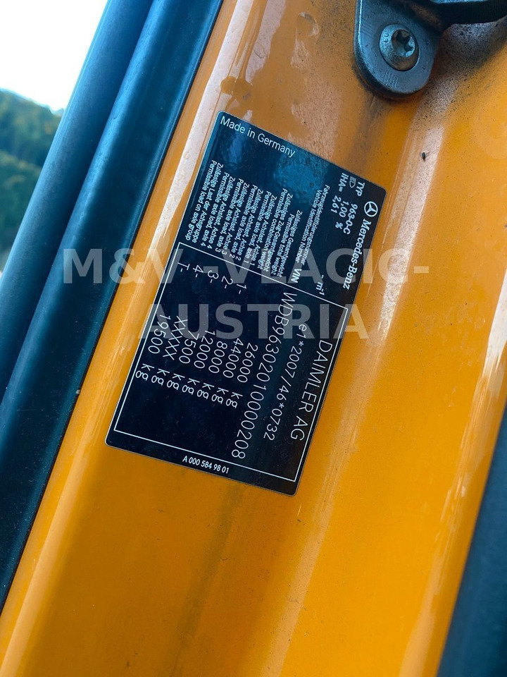 Container transporter/ Swap body truck Mercedes-Benz 2542: picture 13