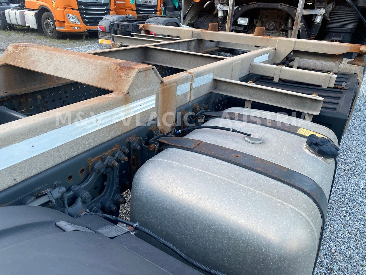 Container transporter/ Swap body truck Mercedes-Benz 2542: picture 16