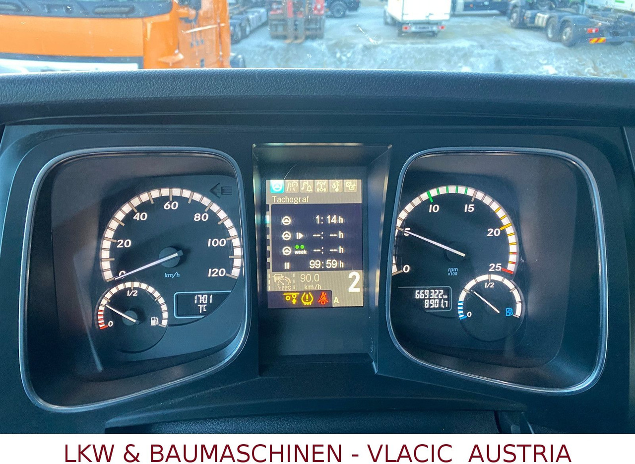 Mercedes-Benz Actros 963-0-C - Tank truck: picture 5 Mercedes-Benz Actros 963-0-C - Tank truck: picture 5