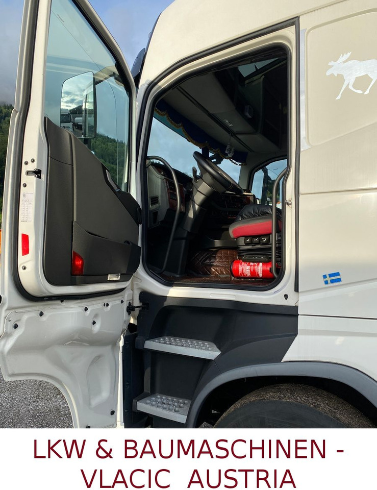 Tractor unit Volvo FH 420: picture 11