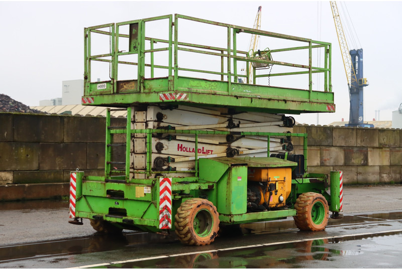 Holland lift B-195DL25 - Scissor lift: picture 5 Holland lift B-195DL25 - Scissor lift: picture 5