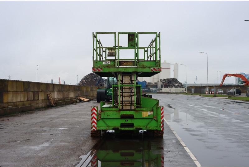 Holland lift B-195DL25 - Scissor lift: picture 3 Holland lift B-195DL25 - Scissor lift: picture 3