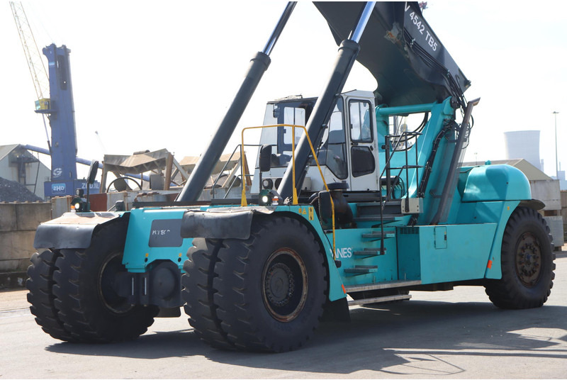 KONECRANES 4542TB5 - Reach stacker: picture 4 KONECRANES 4542TB5 - Reach stacker: picture 4
