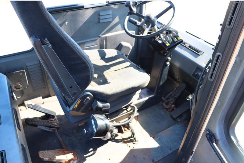Terminal tractor Kalmar TRX182A: picture 14