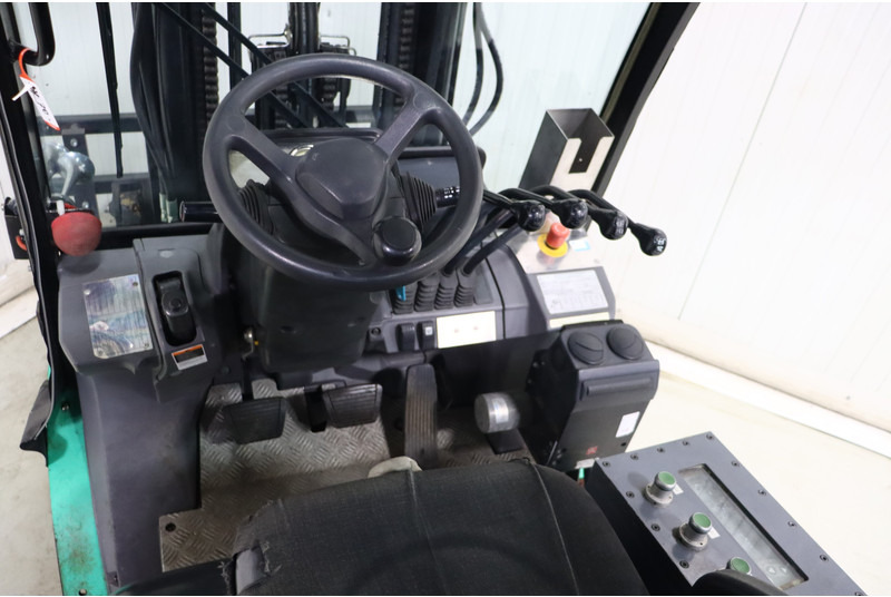 Mitsubishi FD25N - Diesel forklift: picture 2 Mitsubishi FD25N - Diesel forklift: picture 2