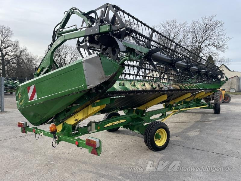 John Deere 735 PremiumFlow - Combine header: picture 3 John Deere 735 PremiumFlow - Combine header: picture 3
