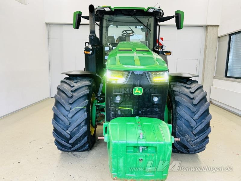 John Deere 8R 340 - Farm tractor: picture 3 John Deere 8R 340 - Farm tractor: picture 3