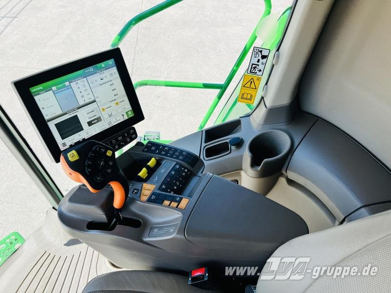 Combine harvester John Deere S790: picture 8 Combine harvester John Deere S790: picture 8