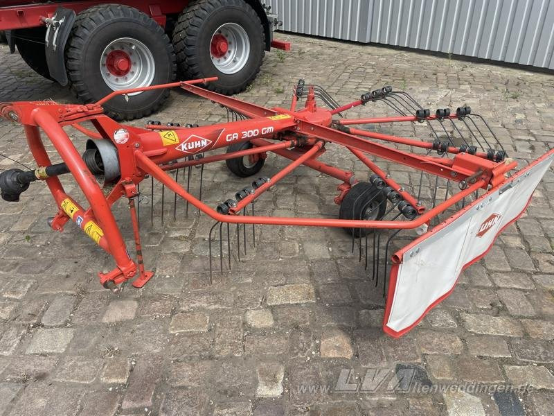 Kuhn GA300 GM - Tedder/ Rake: picture 3 Kuhn GA300 GM - Tedder/ Rake: picture 3