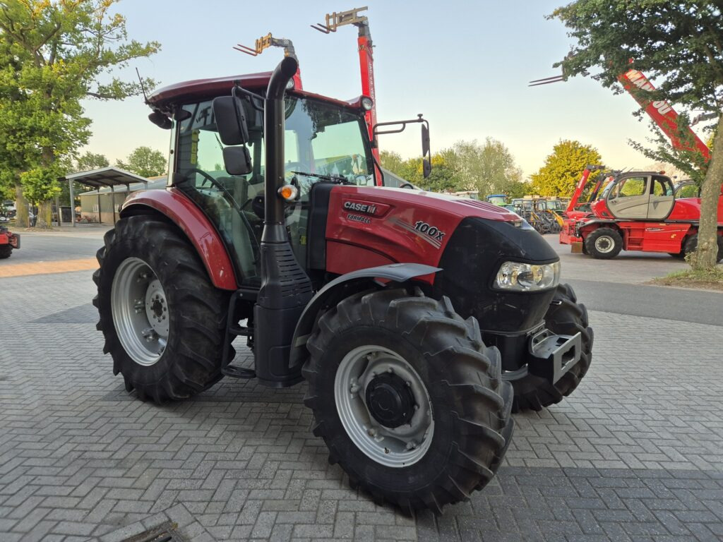 CASE FARMALL 100X - Farm tractor: picture 4 CASE FARMALL 100X - Farm tractor: picture 4