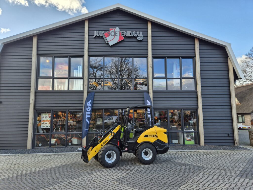 GEHL AL330 loader - Compact loader: picture 1 GEHL AL330 loader - Compact loader: picture 1