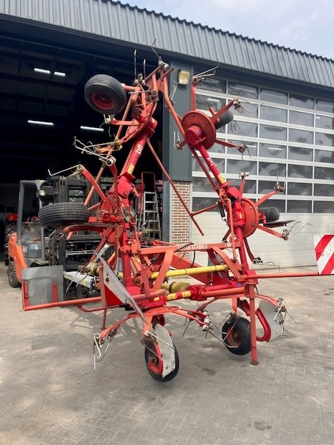 LELY 675 tedder - Tedder/ Rake: picture 4 LELY 675 tedder - Tedder/ Rake: picture 4