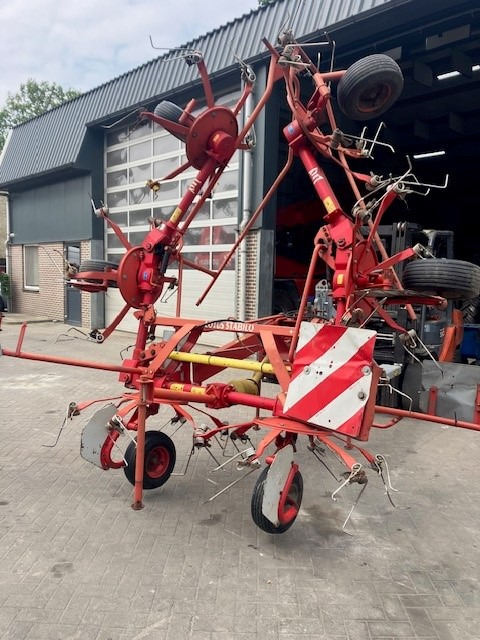 LELY 675 tedder - Tedder/ Rake: picture 5 LELY 675 tedder - Tedder/ Rake: picture 5