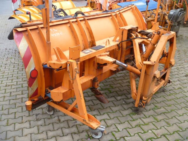 Unimog Schneepflug - Schneeschild Beilhack PV28-3 - Snow plough: picture 2 Unimog Schneepflug - Schneeschild Beilhack PV28-3 - Snow plough: picture 2