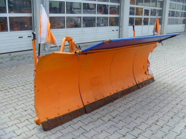 Unimog Schneepflug - Schneeschild Schmidt MF 3.3 - Snow plough: picture 1 Unimog Schneepflug - Schneeschild Schmidt MF 3.3 - Snow plough: picture 1