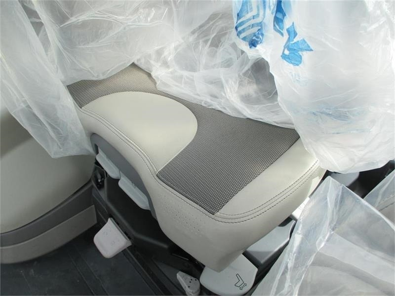 Farm tractor Deutz-fahr 9340 TTV New and unused tractor: picture 7 Farm tractor Deutz-fahr 9340 TTV New and unused tractor: picture 7