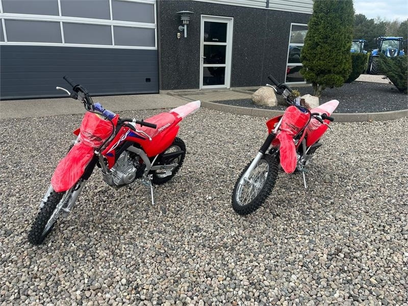 Honda CRF 125 F - Side-by-side/ ATV: picture 5 Honda CRF 125 F - Side-by-side/ ATV: picture 5