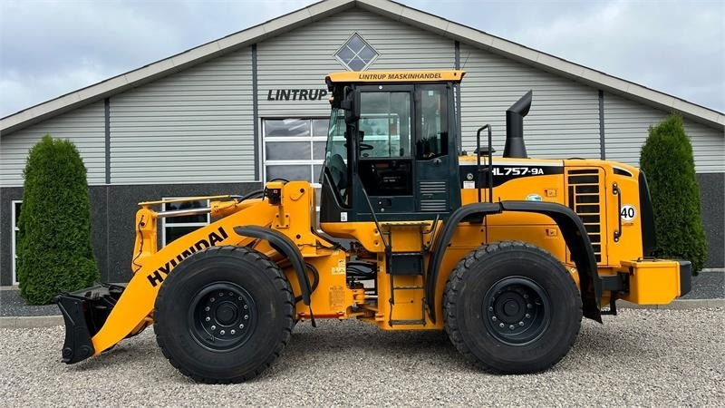 Hyundai 757-9A XTD med lang-arm. En-ejeres maskine med Loc  - Wheel loader: picture 1 Hyundai 757-9A XTD med lang-arm. En-ejeres maskine med Loc  - Wheel loader: picture 1