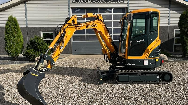 Hyundai R25Z-9AK Robex med Tilt-Mann tilt skifte samt Engc - Mini excavator: picture 1 Hyundai R25Z-9AK Robex med Tilt-Mann tilt skifte samt Engc - Mini excavator: picture 1