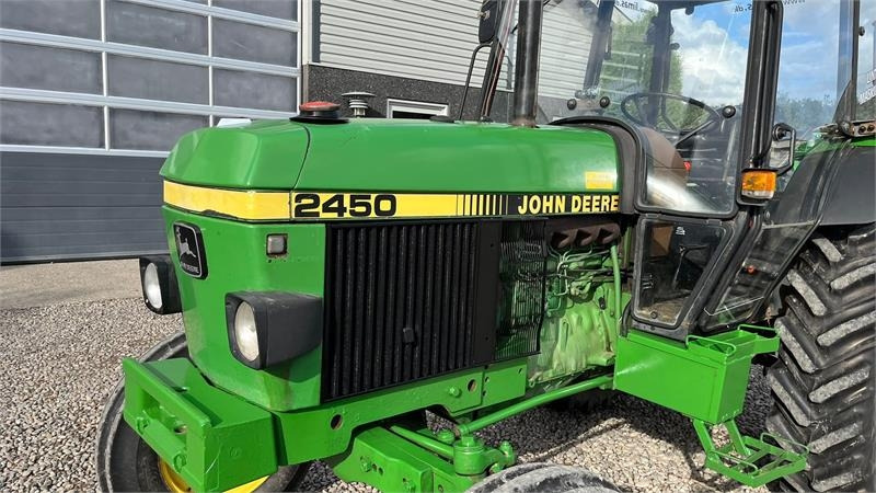 John Deere 2450 Med servostyring - Farm tractor: picture 4 John Deere 2450 Med servostyring - Farm tractor: picture 4
