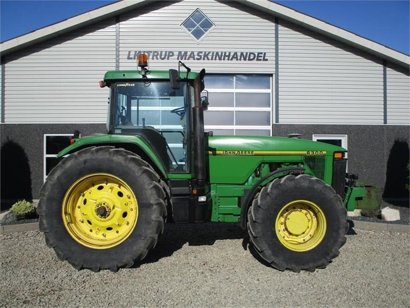 John Deere 8300 Pæn regulær traktor med rigtig gode dæk på. - Farm tractor: picture 3 John Deere 8300 Pæn regulær traktor med rigtig gode dæk på. - Farm tractor: picture 3