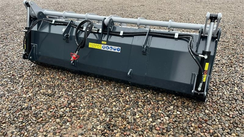 Limas MultiMax 2,4M Skårne Tænder Euro beslag - Loader bucket: picture 4 Limas MultiMax 2,4M Skårne Tænder Euro beslag - Loader bucket: picture 4