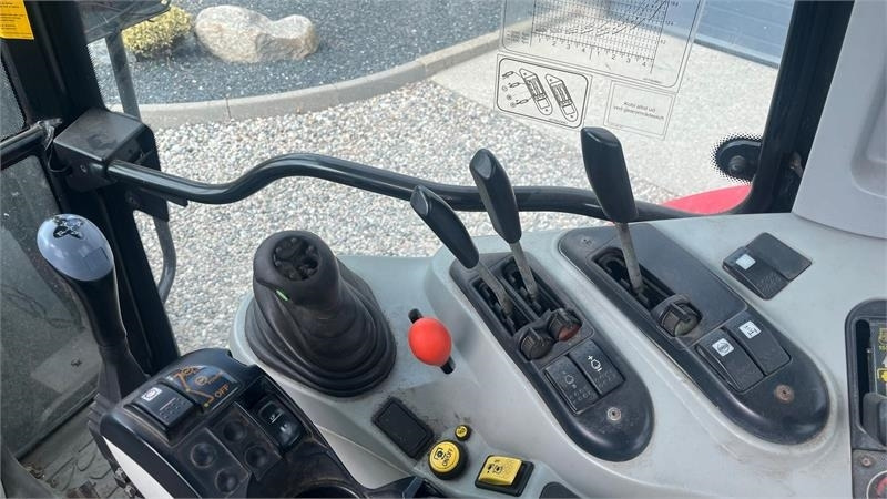 Farm tractor Massey Ferguson 6480 Dyna 4 Med frontlift og frontlæsser: picture 7