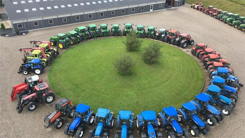 Farm tractor Massey Ferguson 7726 S DynaVT Med frontlift: picture 21